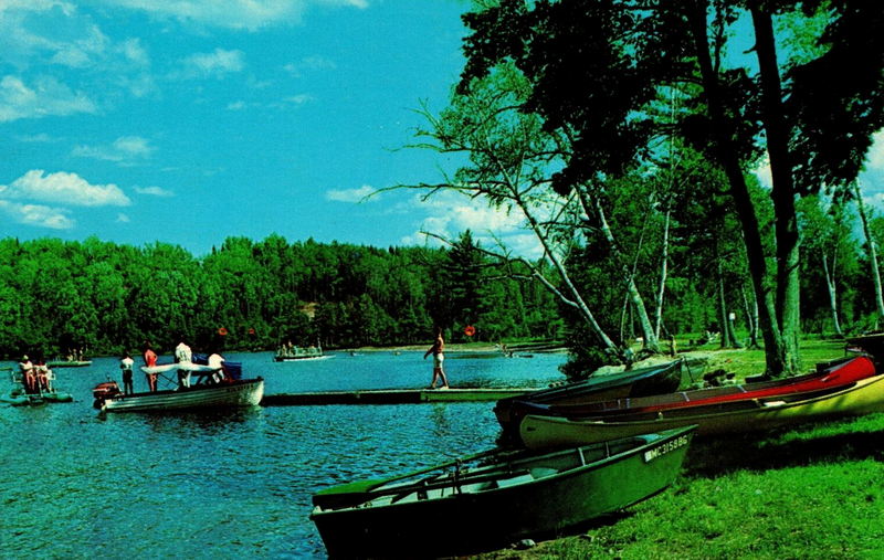 Golden Sands Tent & Trailer Park - Vintage Postcard